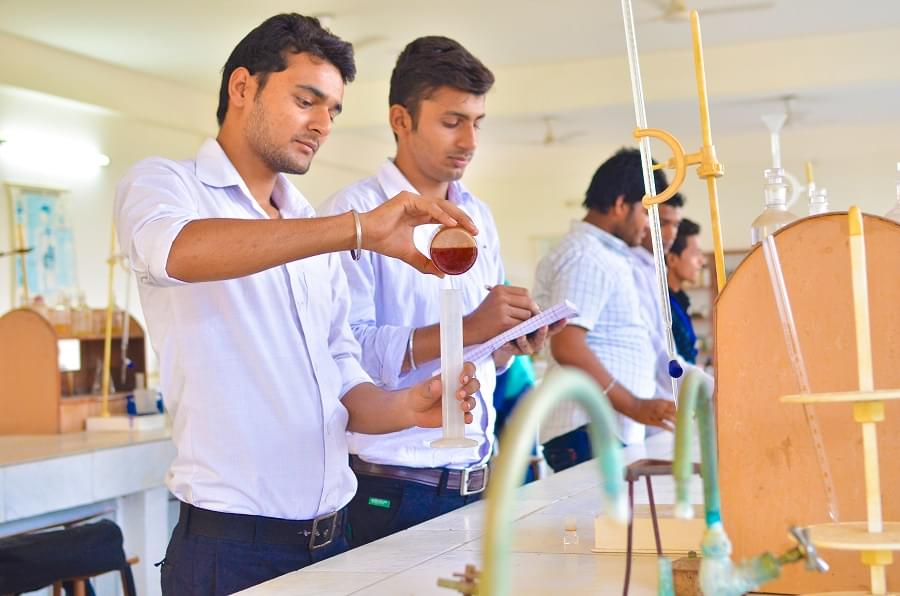 Advanced Institute of Pharmacy Palwal Infrastructure & Facilities photo 8